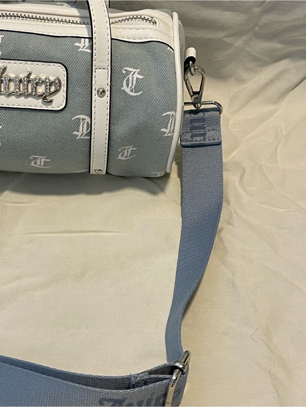 Juicy Couture Light Gray Barrel Duffel with White Trim and Navy Strap - Picture 4 of 9